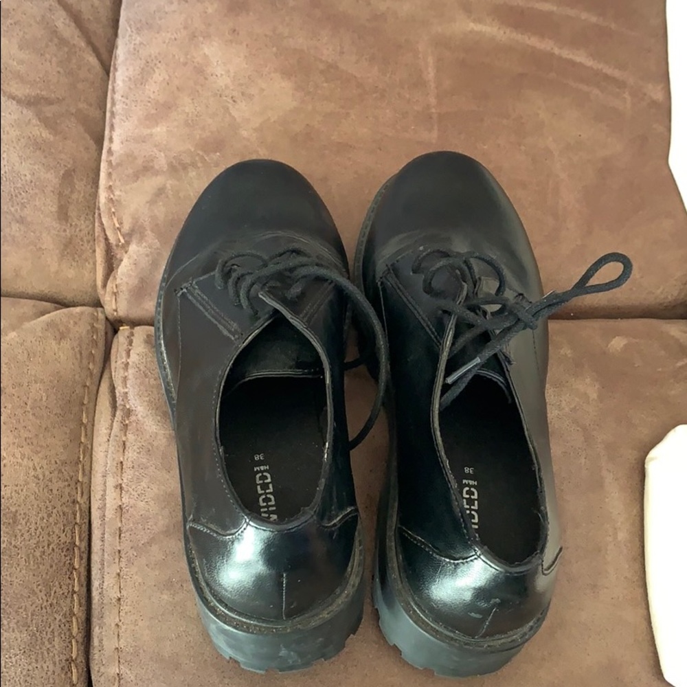 Divided chunky lace up shoes